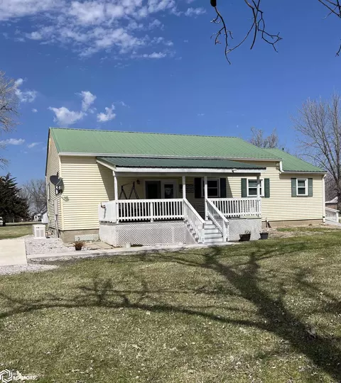 1080 1084 Linby Dr, Packwood, IA 52580