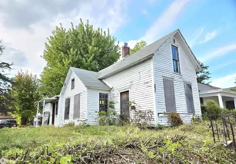 1309 S 10th St, Burlington, IA 52601