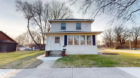 504 S Georgia Ave, Mason City, IA 50401