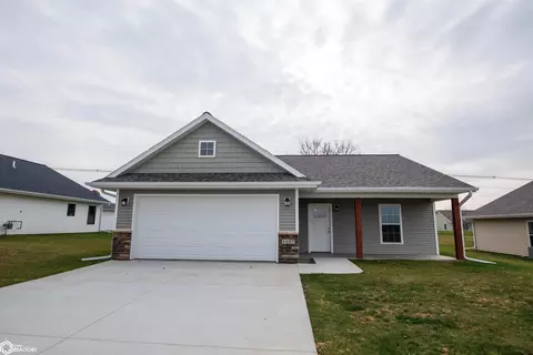 1107 E Southridge Rd, Marshalltown, IA 50158