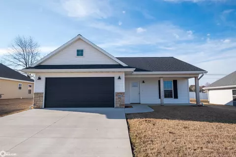 1011 E Southridge Rd, Marshalltown, IA 50158