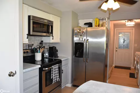 Kitchen - 13232 524th, Centerville, IA 52544 photo 1 of 3