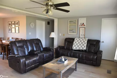 Living - 13232 524th, Centerville, IA 52544 photo 1 of 2