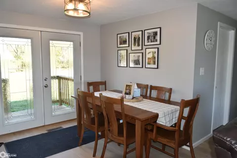 Dining - 13232 524th, Centerville, IA 52544 photo 1 of 1