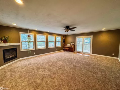 909 3rd Ave SE, Hampton, IA 50441 photo 7