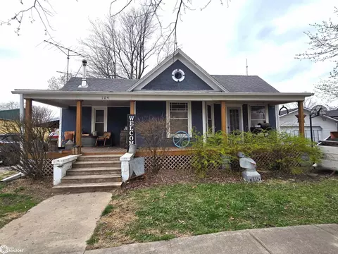 104 S Main St, Blakesburg, IA 52536