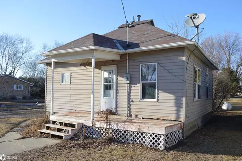 105 3rd St, Grafton, IA 50440