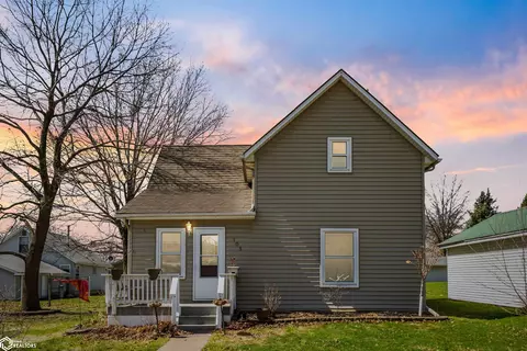 105 N Vernon St, Conrad, IA 50621