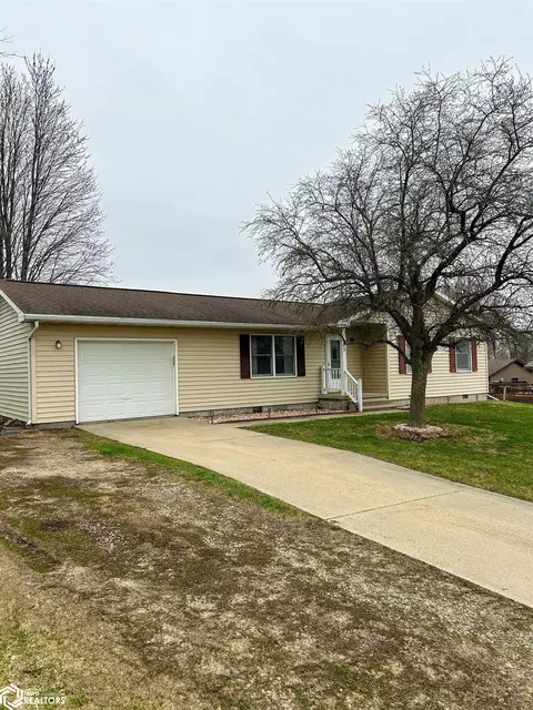 905 Middle St, Brooklyn, IA 52211