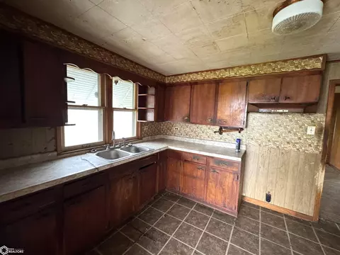 503 E Pleasant, Cincinnati, IA 52549 photo 3