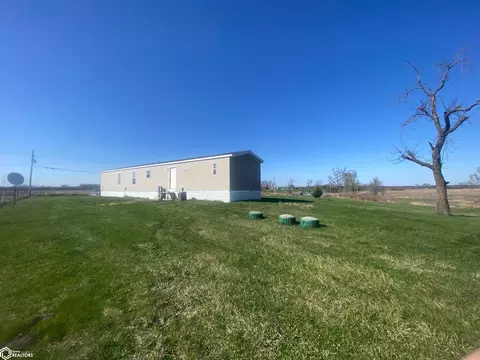 30807 190th St, Bonaparte, IA 52620 photo 3
