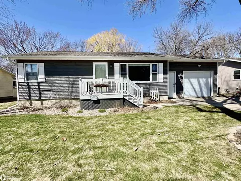 2307 S 3rd St, Clear Lake, IA 50428