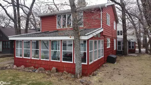 4144 S Shore Dr # D, Clear Lake, IA 50428