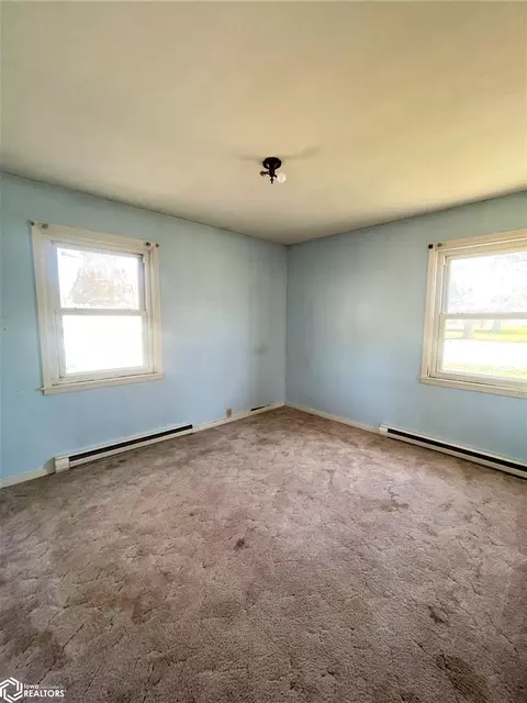 Bedroom - 406 5th St, Bode, IA 50519 photo 3 of 4