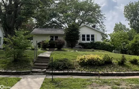 106 Forest Dr, Fairfield, IA 52556