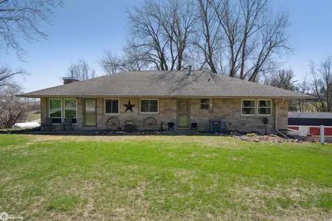 2712 Rockton Dr, Marshalltown, IA 50158