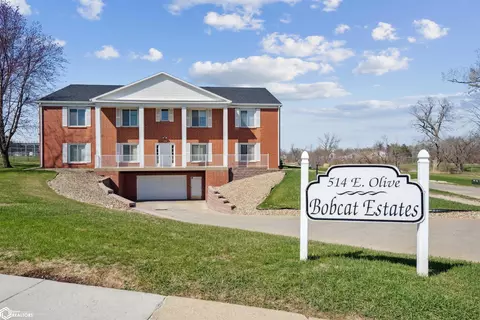 514 E Olive St #110, Marshalltown, IA 50158