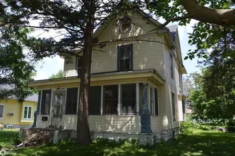 615 E Main St, Belmond, IA 50421