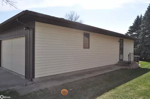 1419 Olive St, Carroll, IA 51401 photo 5