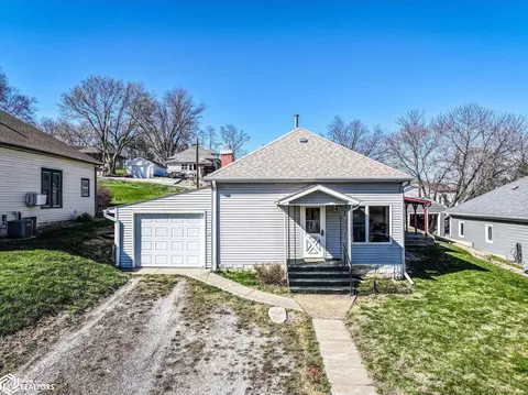 222 W 4th St, Logan, IA 51546