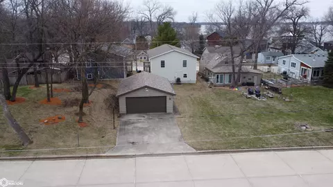 15338 Bayside Ave, Clear Lake, IA 50428