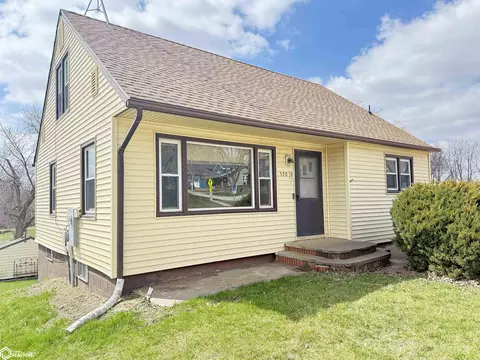 520 6th St, Manning, IA 51455