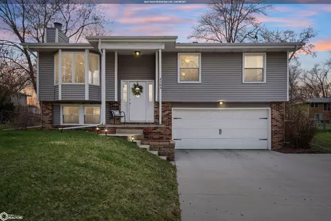 4504 67th St, Urbandale, IA 50322