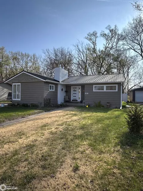 516 Crescent Ln, Fort Madison, IA 52627