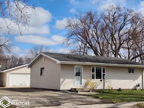 914 15th St SE, Mason City, IA 50401