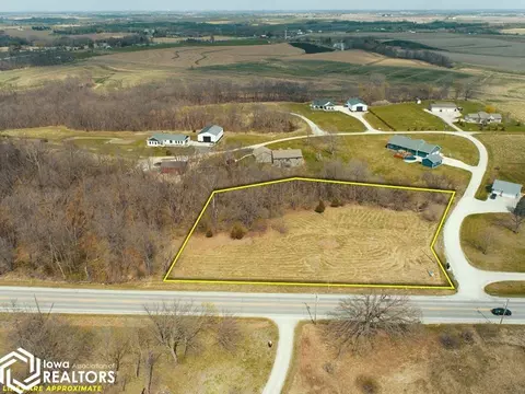 - Osceola Dr., Knoxville, IA 50138