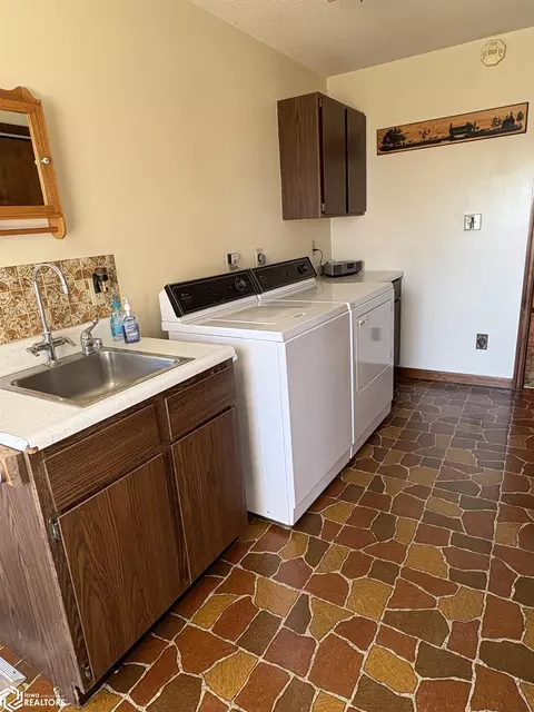 1045 Buchanan Ave, Corwith, IA 50430 photo 26