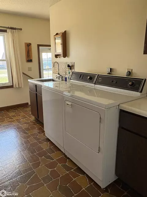 1045 Buchanan Ave, Corwith, IA 50430 photo 27