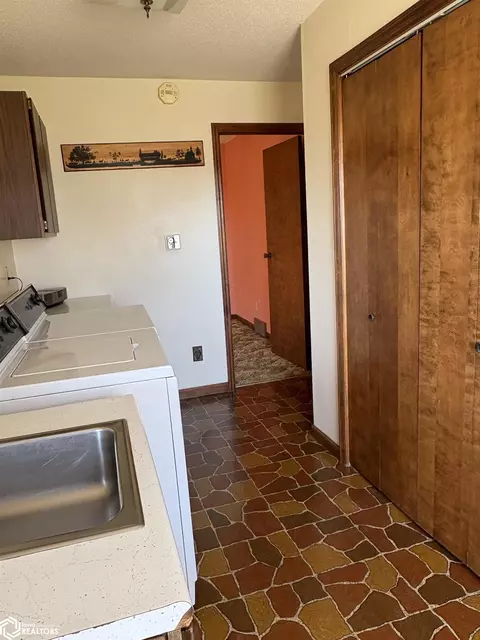 1045 Buchanan Ave, Corwith, IA 50430 photo 28