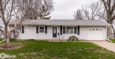 705 Arlington Dr, Marshalltown, IA 50158