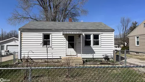 709 8th Ave, Charles City, IA 50616