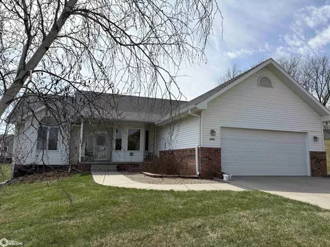 2203 Woodfield Dr, Red Oak, IA 51566