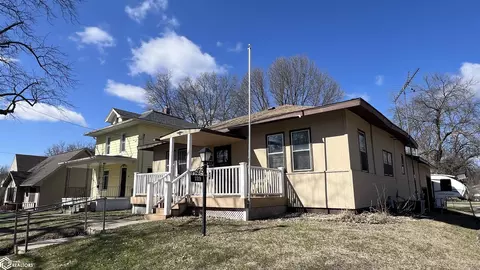 129 N 14th St, Clear Lake, IA 50428