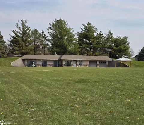 2470 Newport Ave, Oskaloosa, IA 52577