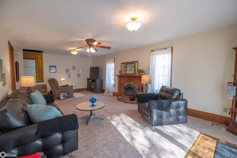 402 E Grundy Ave, Conrad, IA 50621 photo 14