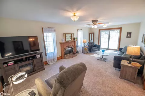 402 E Grundy Ave, Conrad, IA 50621 photo 11