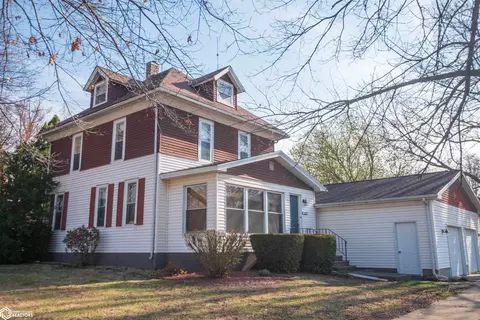 402 E Grundy Ave, Conrad, IA 50621 photo 2