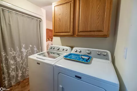 402 E Grundy Ave, Conrad, IA 50621 photo 18