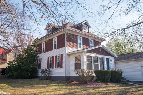 402 E Grundy Ave, Conrad, IA 50621 photo 3