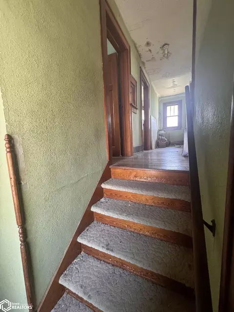 Entry Way - 505 Park Ave, Lorimor, IA 50149 photo 2 of 2