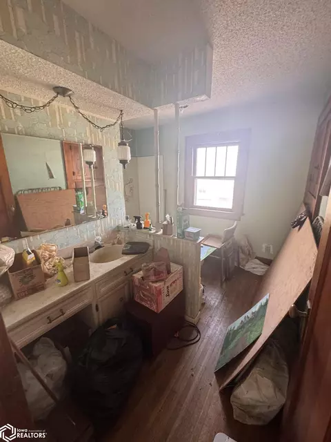 Bath - 505 Park Ave, Lorimor, IA 50149 photo 1 of 4