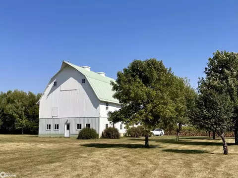 925 100th St, Kanawha, IA 50447
