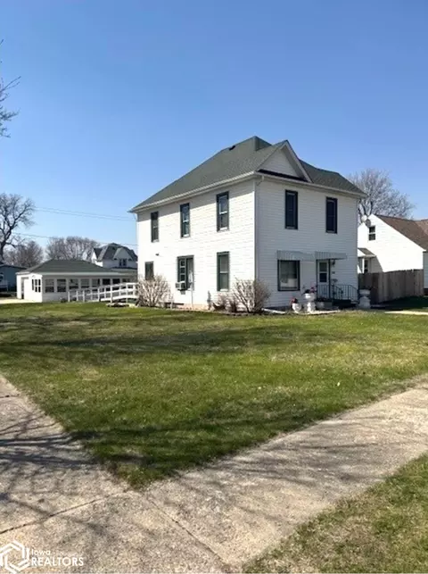 520 4th St, Whittemore, IA 50598