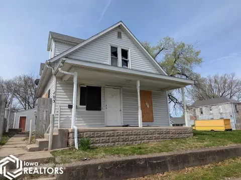 703 S 13th St, Burlington, IA 52601