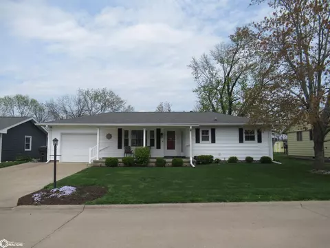 4 Rainbo Dr, Keokuk, IA 52632