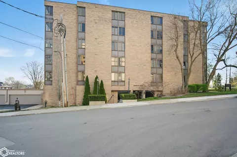 505 36th St #303, Des Moines, IA 50312